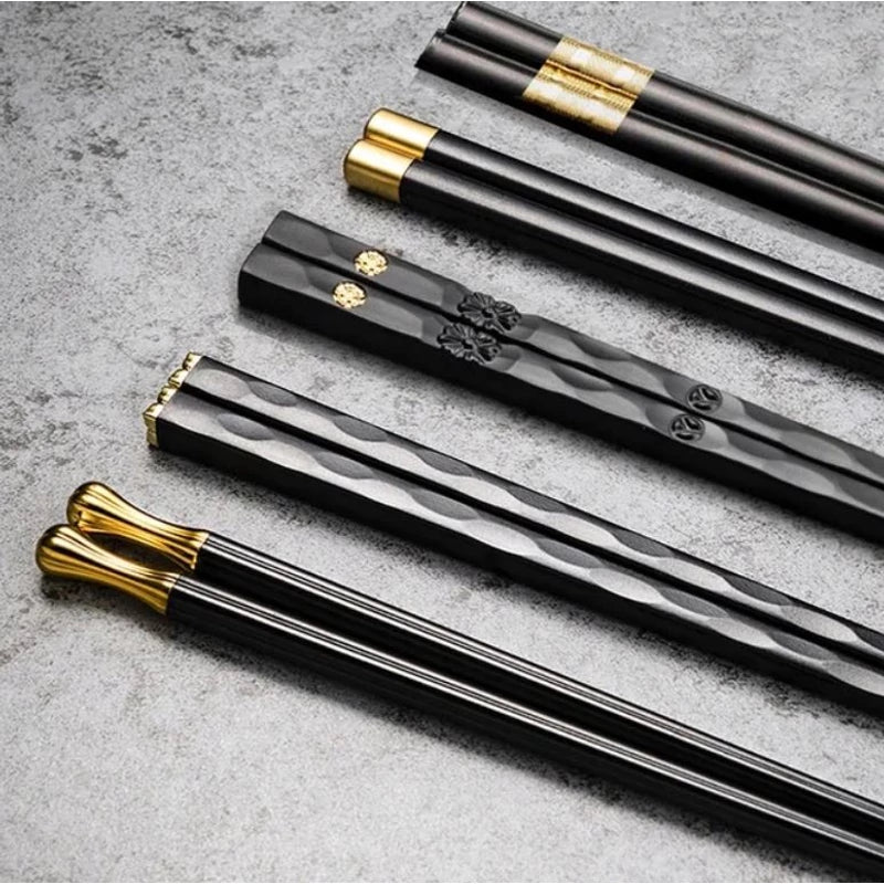 5 pár evőpálcika- black-gold