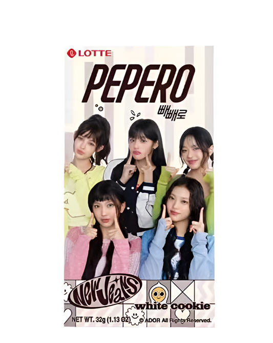 Lotte Pepero White Cookie – Fehér Csokoládés Kekszes Ropi (32g) – NewJeans Limitált Kiadás